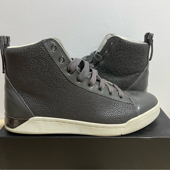 Diesel Other - Diesel Diamond Castlerock sneakers US size 9, grey